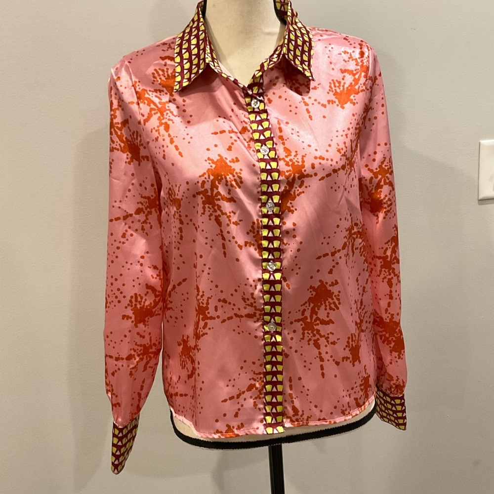 NWT 🆕 Order Plus silky button down, size medium